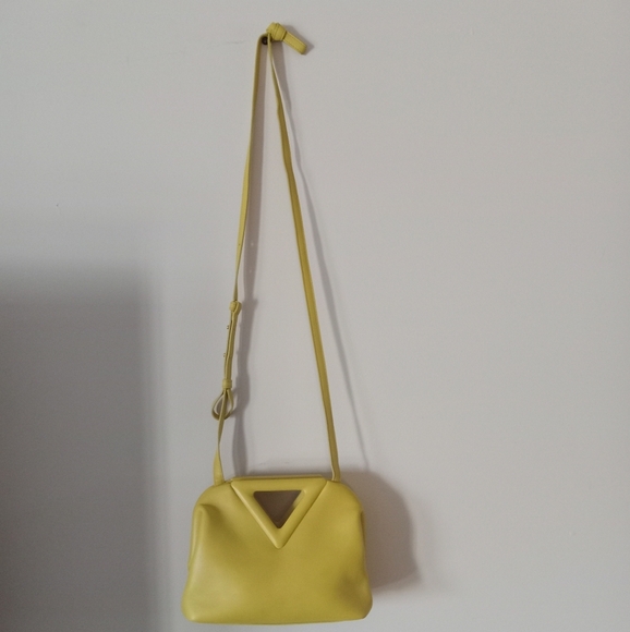 Bottega Veneta The Point Triangle Yellow Mustard Calf Leather Small Crossbody - Picture 2 of 11